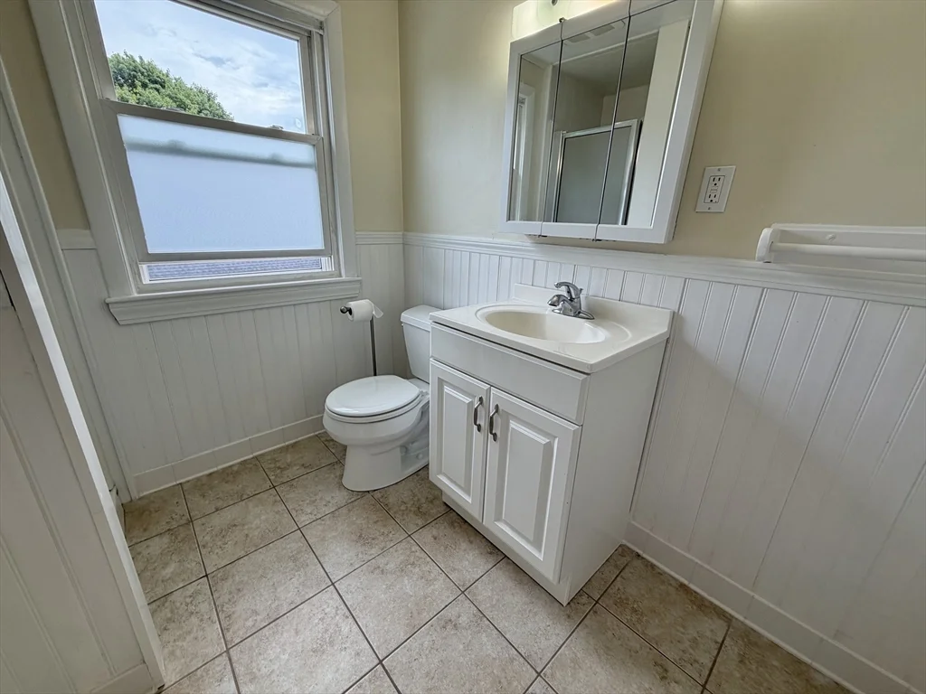 3 bed, 2 bath apartment for rent at 17 Hatfield Rd Unit 17, West Newton — photo 11 of 42