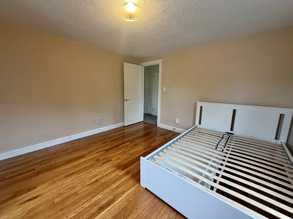 3 bed, 2 bath apartment for rent at 17 Hatfield Rd Unit 17, West Newton — photo 18 of 42