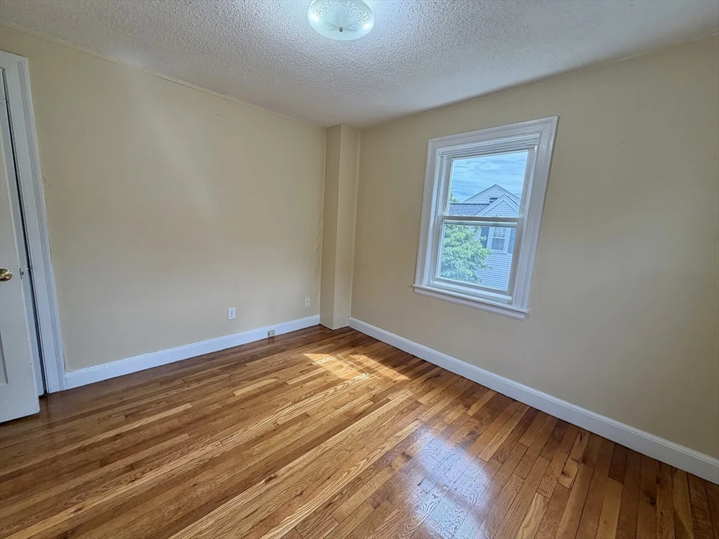 3 bed, 2 bath apartment for rent at 17 Hatfield Rd Unit 17, West Newton — photo 30 of 42