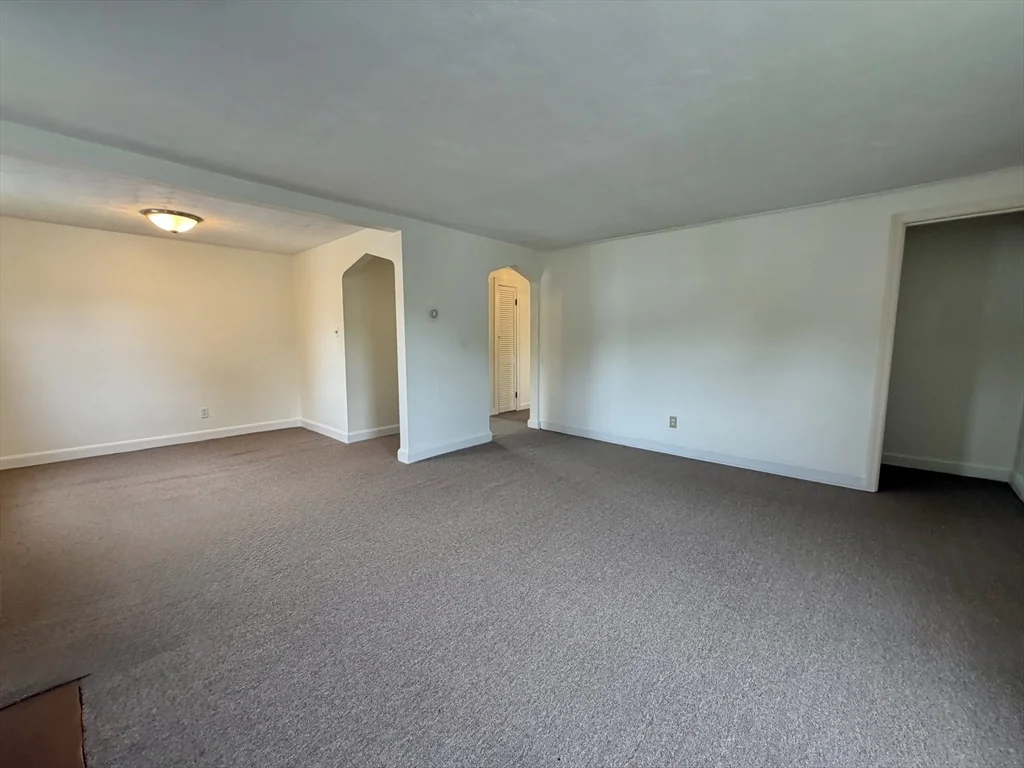 3 bed, 2 bath apartment for rent at 17 Hatfield Rd Unit 17, West Newton — photo 23 of 42