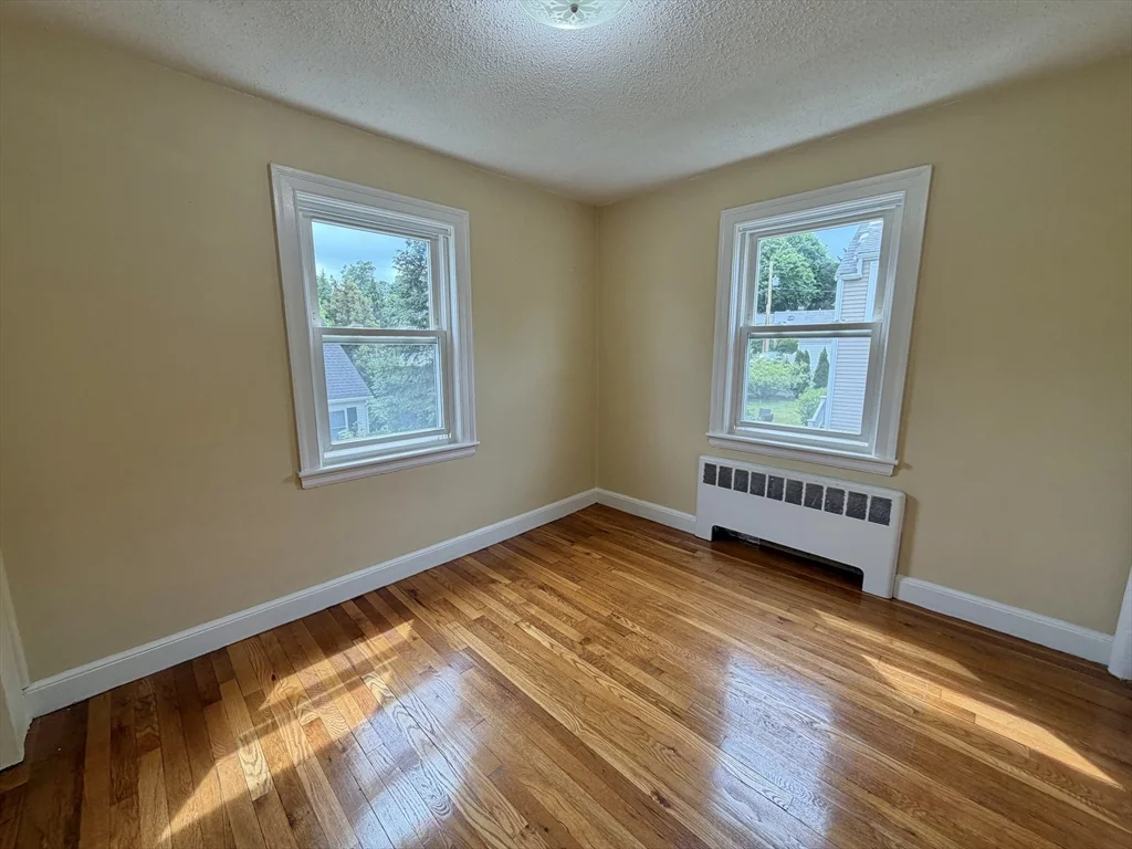 3 bed, 2 bath apartment for rent at 17 Hatfield Rd Unit 17, West Newton — photo 29 of 42