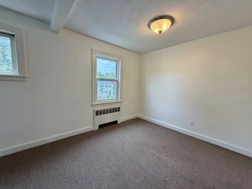 3 bed, 2 bath apartment for rent at 17 Hatfield Rd Unit 17, West Newton — photo 27 of 42