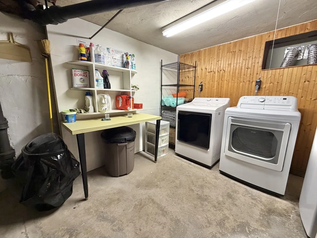 3 bed, 2 bath apartment for rent at 17 Hatfield Rd Unit 17, West Newton — photo 34 of 42