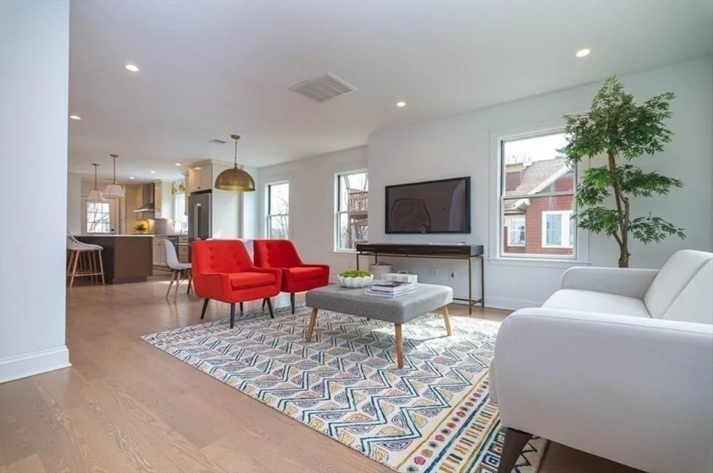 3 bed, 2 bath apartment for rent at 17 Higgins St Unit 17, Arlington — photo 5 of 9