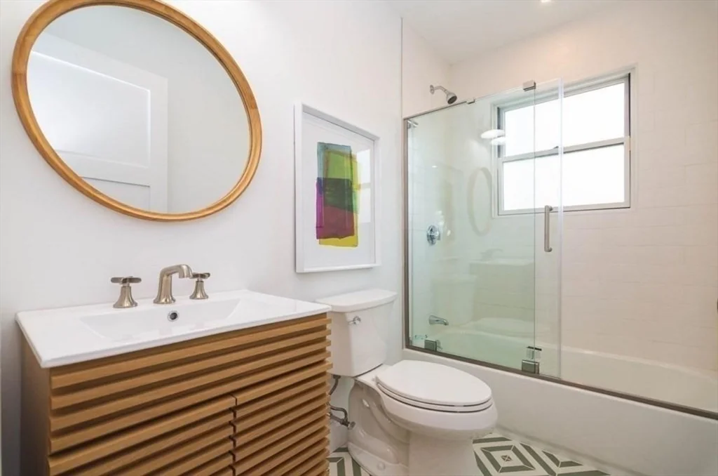 3 bed, 2 bath apartment for rent at 17 Higgins St Unit 17, Arlington — photo 8 of 9