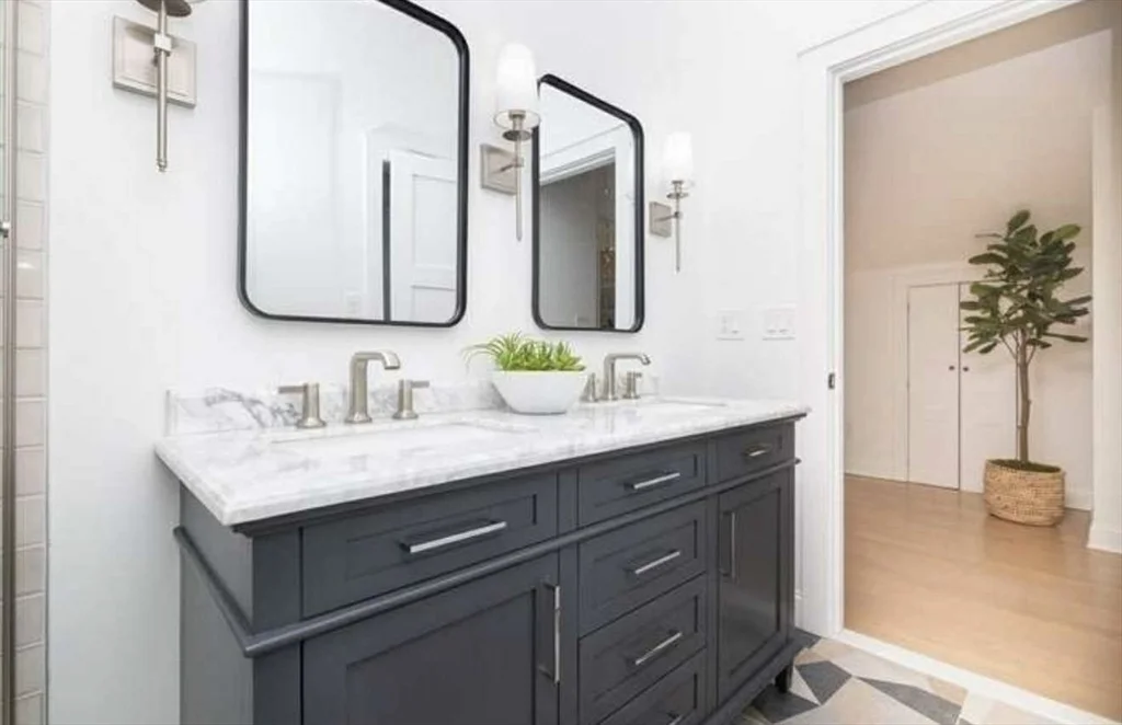 3 bed, 2 bath apartment for rent at 17 Higgins St Unit 17, Arlington — photo 6 of 9