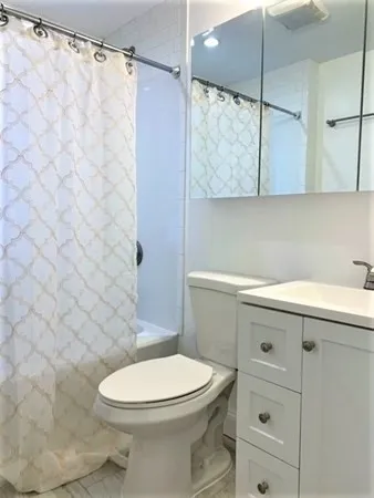 1 bed, 1 bath apartment for rent at 17 High St Unit 2, Brookline Village — photo 9 of 23