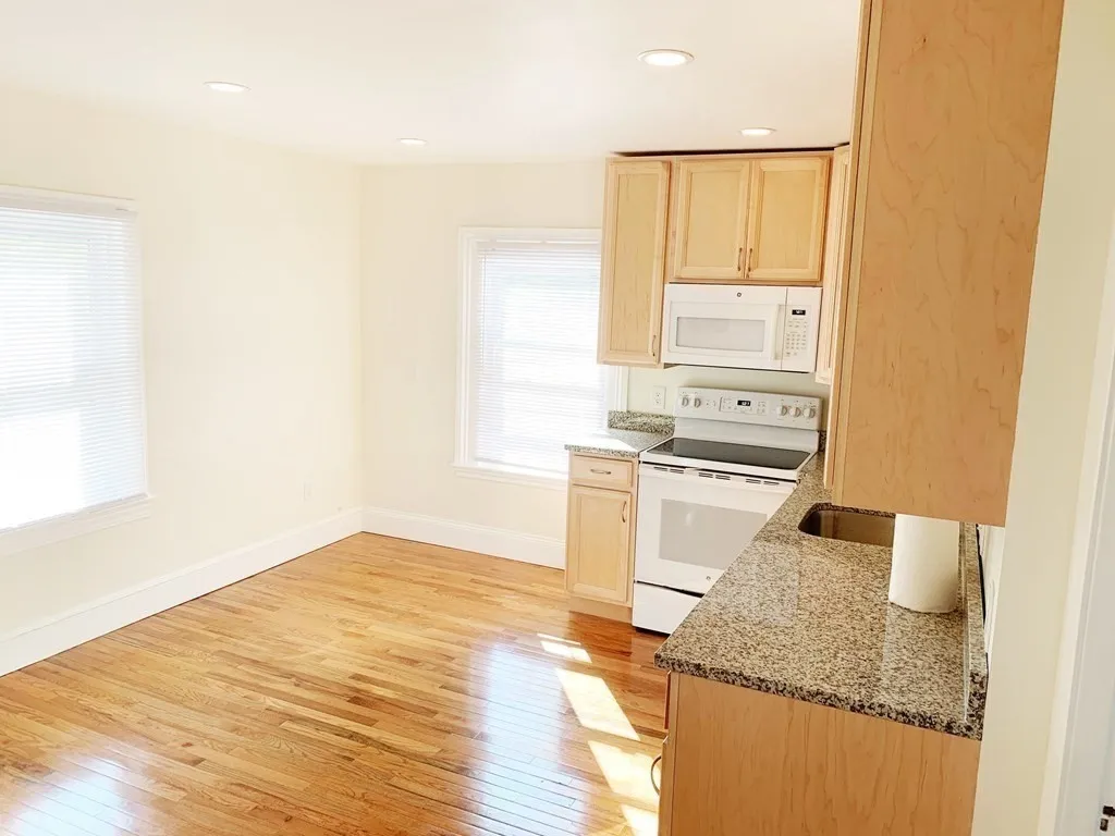 1 bed, 1 bath apartment for rent at 17 High St Unit 2, Brookline Village — photo 3 of 23