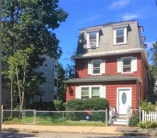 1 bed, 1 bath apartment for rent at 17 High St Unit 2, Brookline Village
