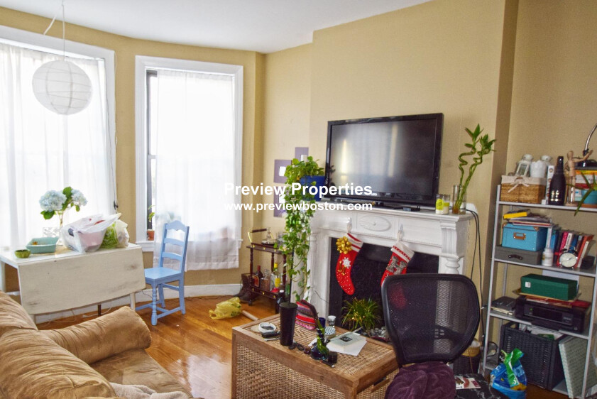 1 bed, 1 bath apartment for rent at 17 Highgate St Unit 1P, Allston — photo 4 of 6