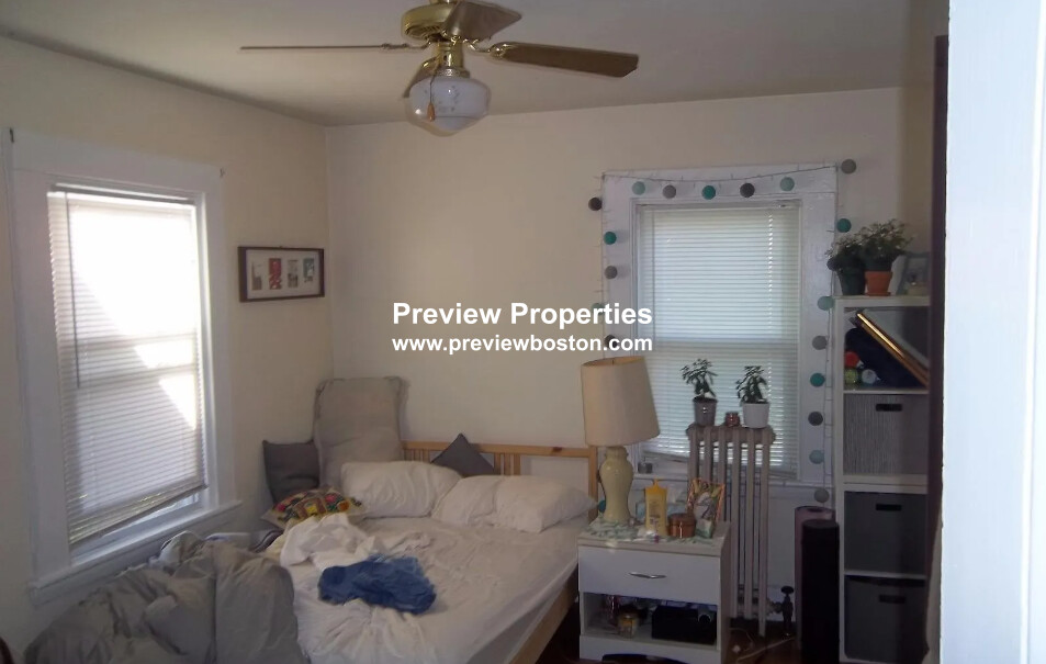 1 bed, 1 bath apartment for rent at 17 Highgate St Unit 1P, Allston — photo 1 of 6