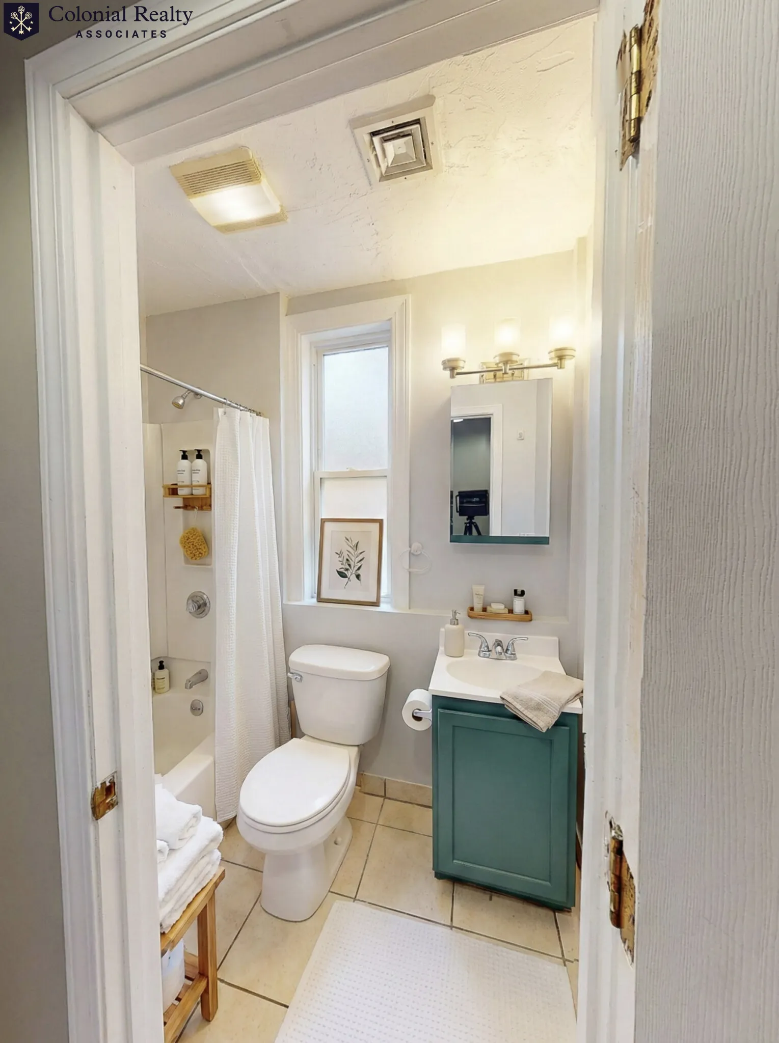 4 bed, 2 bath apartment for rent at 17 Highgate St Unit 8, Allston — photo 2 of 19