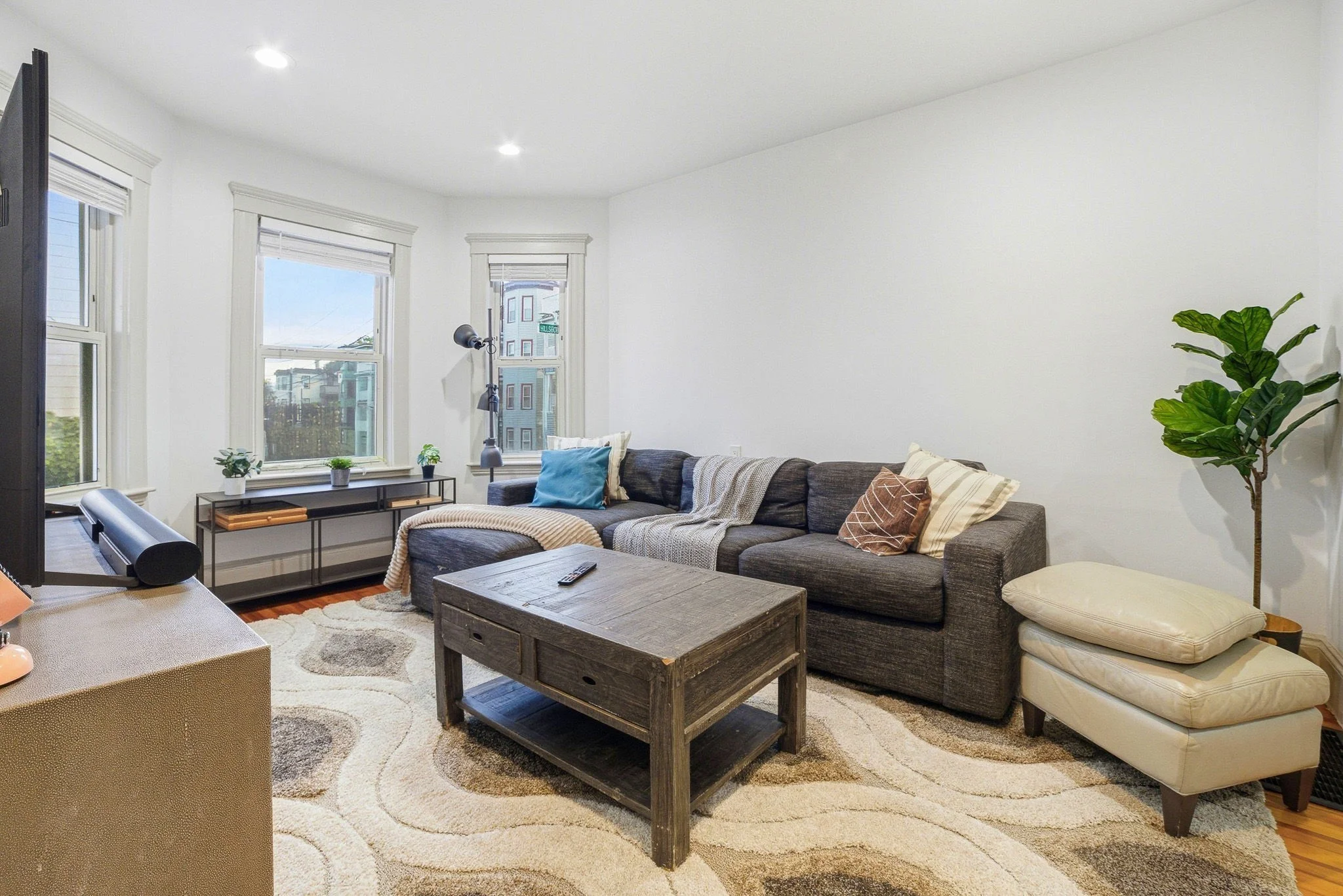 3 bed, 1 bath apartment for rent at 17 Hillsboro Unit 1, Dorchester