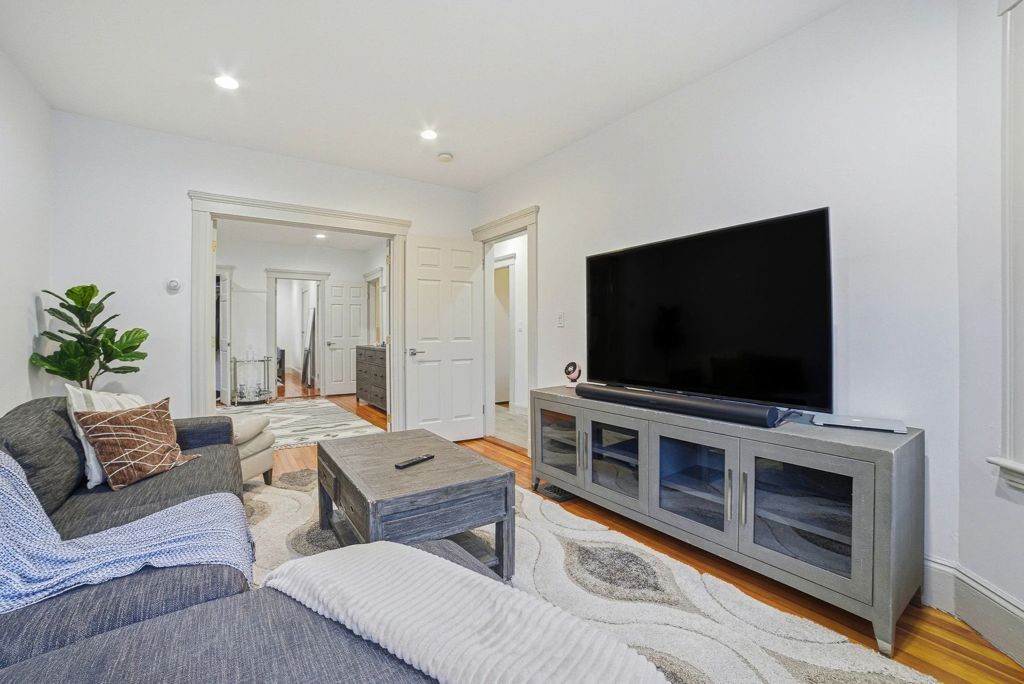 3 bed, 1 bath apartment for rent at 17 Hillsboro Unit 1, Dorchester — photo 2 of 29