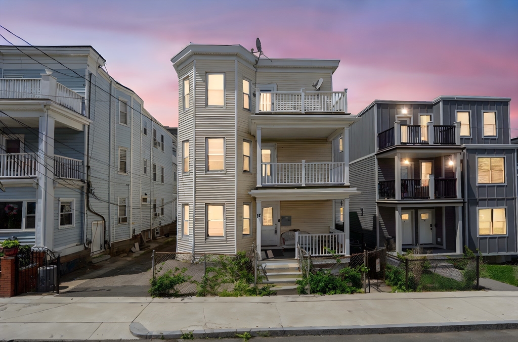 3 bed, 1 bath apartment for rent at 17 Hillsboro Unit 2, Boston — photo 1 of 22