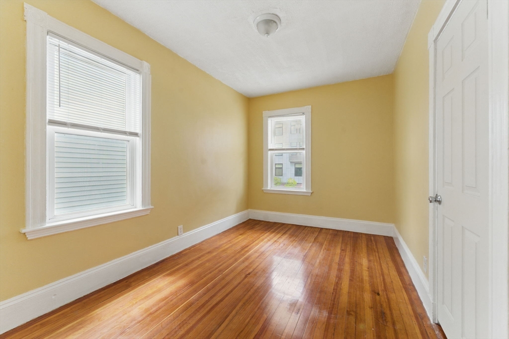 3 bed, 1 bath apartment for rent at 17 Hillsboro Unit 2, Boston — photo 15 of 22