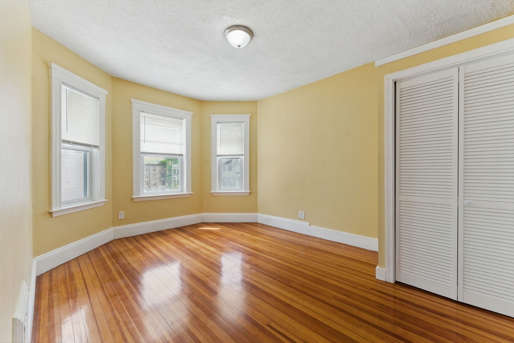 3 bed, 1 bath apartment for rent at 17 Hillsboro Unit 2, Boston — photo 21 of 22