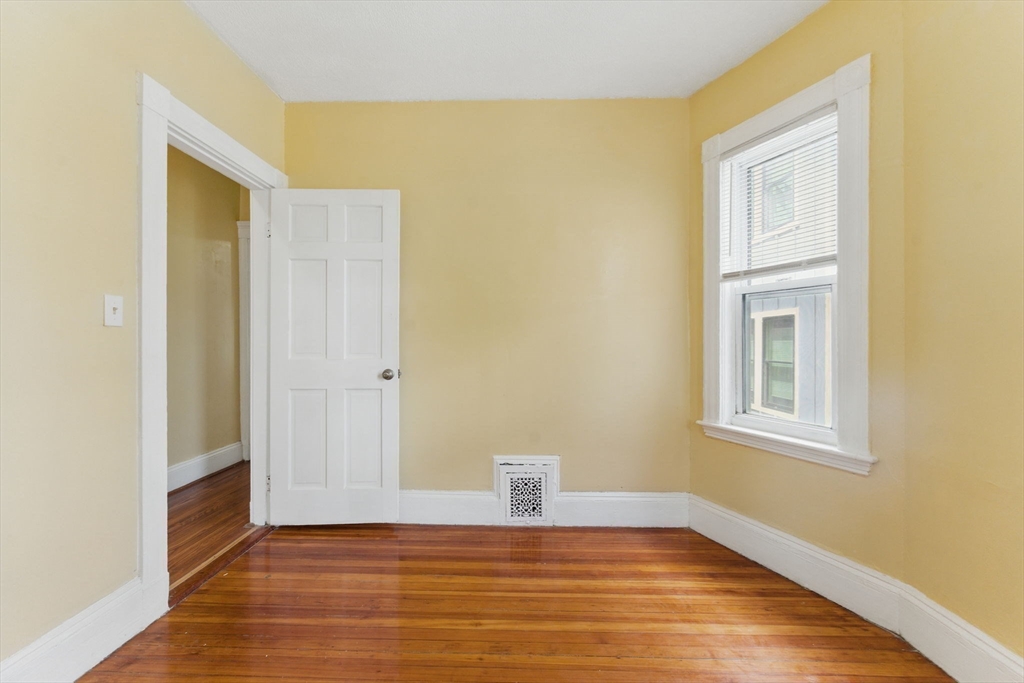 3 bed, 1 bath apartment for rent at 17 Hillsboro Unit 2, Boston — photo 8 of 22