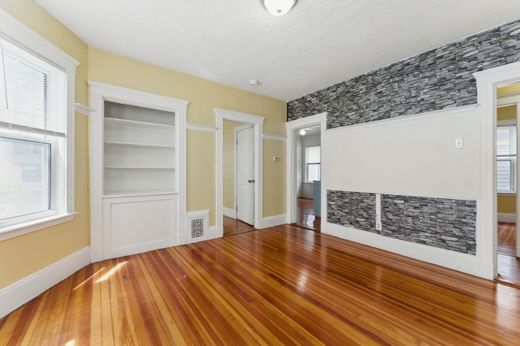 3 bed, 1 bath apartment for rent at 17 Hillsboro Unit 2, Boston — photo 17 of 22