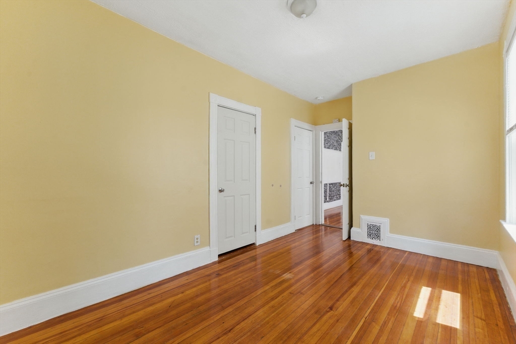 3 bed, 1 bath apartment for rent at 17 Hillsboro Unit 2, Boston — photo 13 of 22