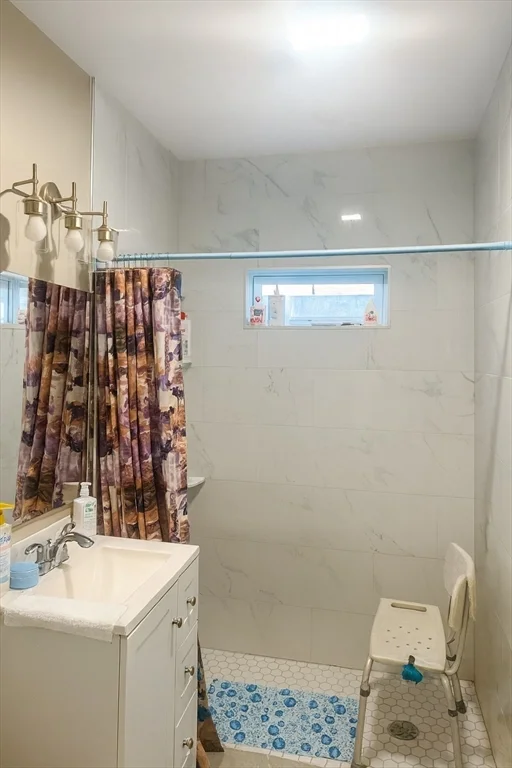 3 bed, 1 bath apartment for rent at 17 Hillsboro Unit 3, Dorchester — photo 8 of 10