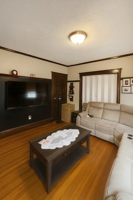 3 bed, 1 bath apartment for rent at 17 Hillsboro Unit 3, Dorchester — photo 2 of 10