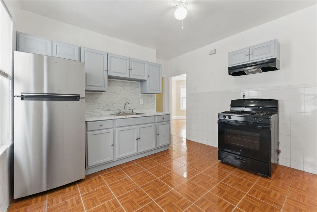 3 bed, 1 bath apartment for rent at 17 Hillsboro Unit U2, Dorchester — photo 13 of 23