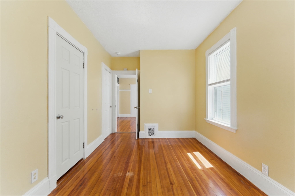 3 bed, 1 bath apartment for rent at 17 Hillsboro Unit U2, Dorchester — photo 9 of 23