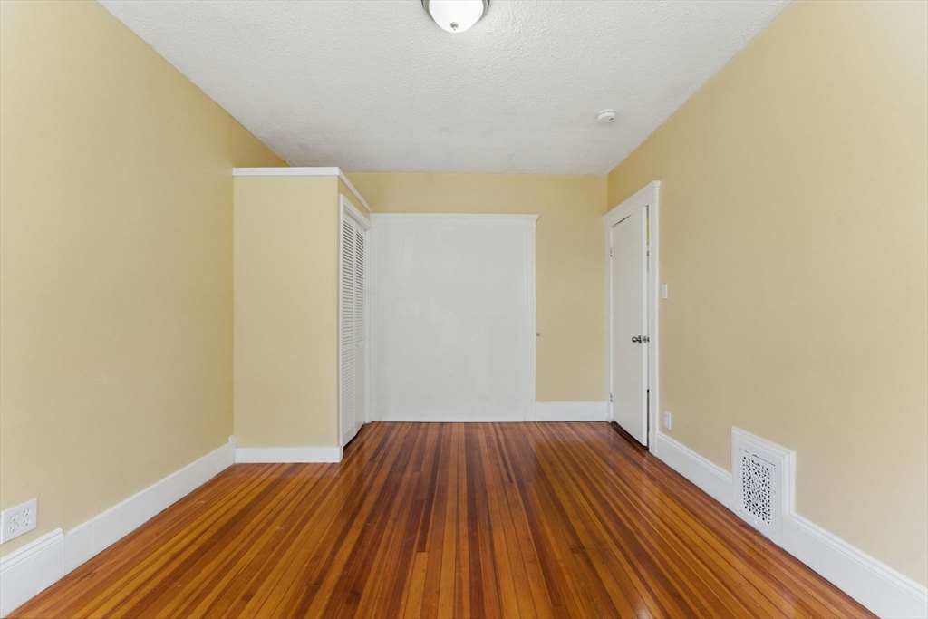 3 bed, 1 bath apartment for rent at 17 Hillsboro Unit U2, Dorchester — photo 4 of 23