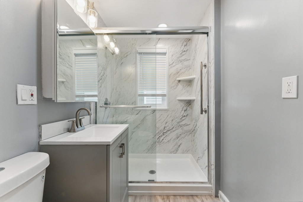 3 bed, 1 bath apartment for rent at 17 Hillsboro Unit U2, Dorchester — photo 18 of 23
