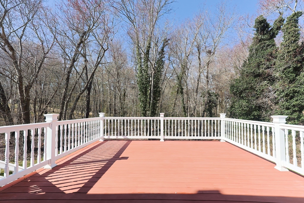 4 bed, 2 bath apartment for rent at 17 Hillside Dr, Beechwood — photo 14 of 18