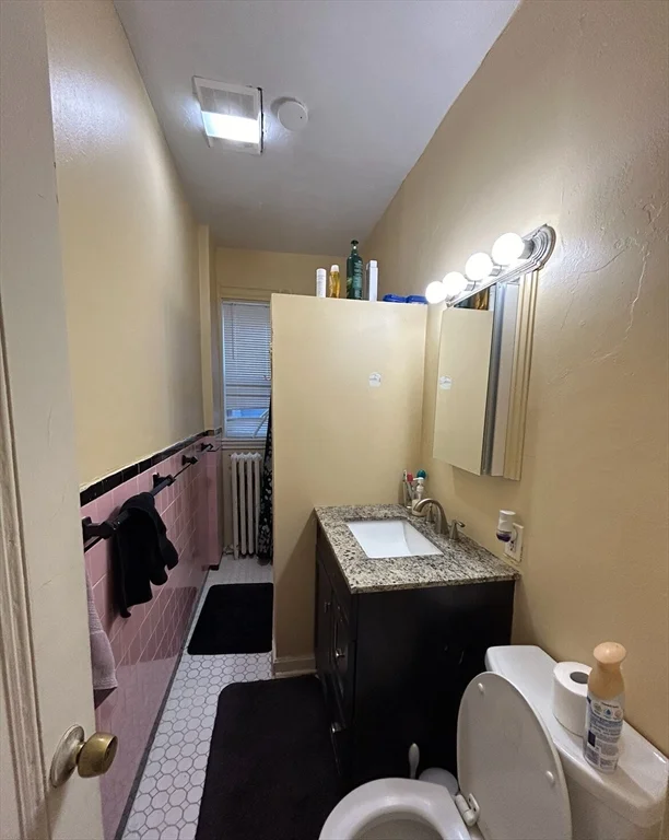 4 bed, 1 bath apartment for rent at 17 Hillside St Unit 1, Mission Hill — photo 4 of 8