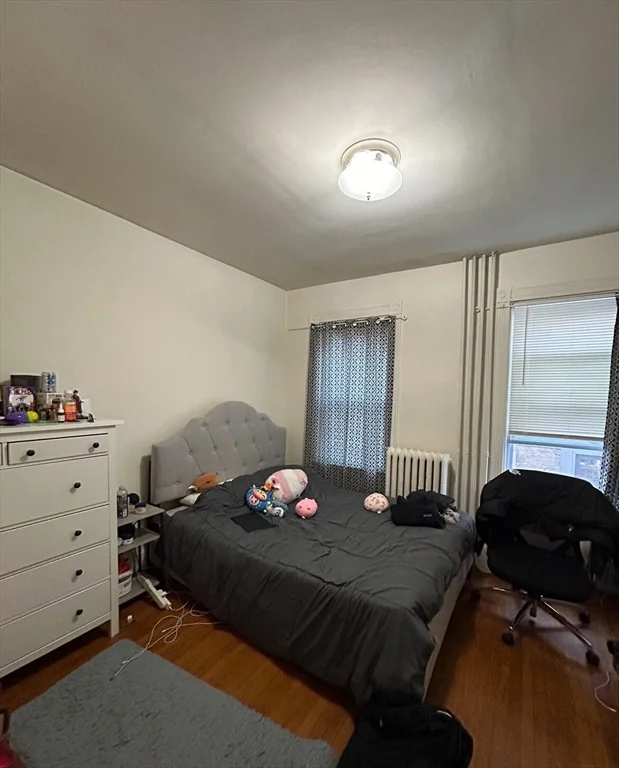 4 bed, 1 bath apartment for rent at 17 Hillside St Unit 1, Mission Hill — photo 5 of 8