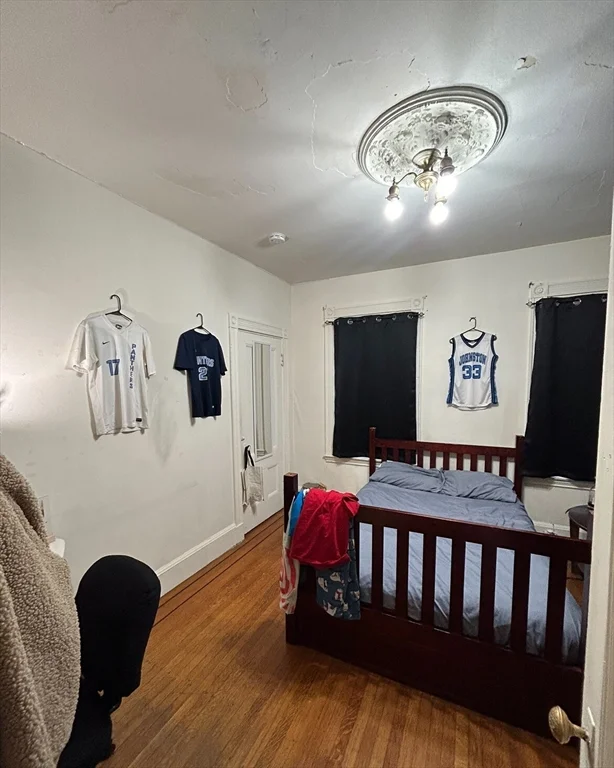 4 bed, 1 bath apartment for rent at 17 Hillside St Unit 1, Mission Hill — photo 7 of 8