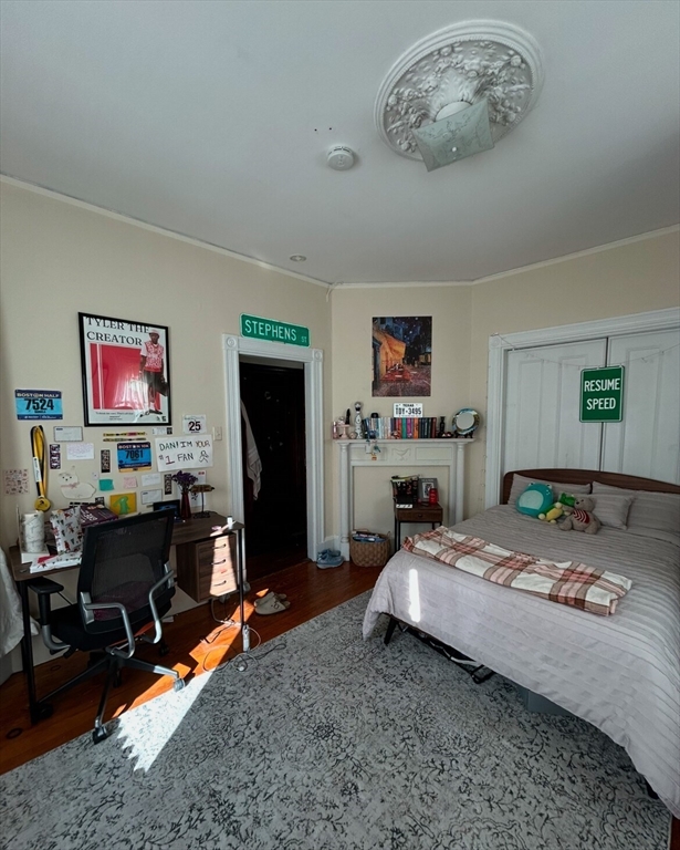 5 bed, 2 bath apartment for rent at 17 Hillside St Unit 3, Mission Hill
