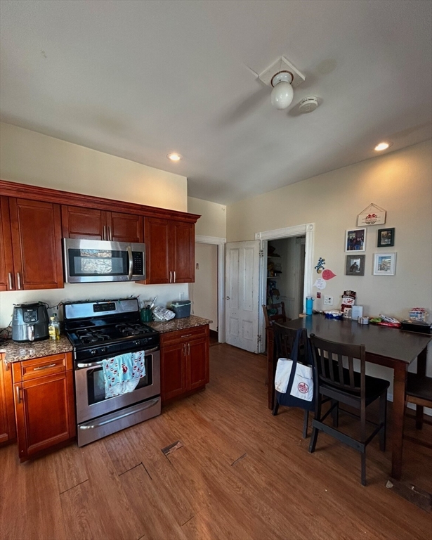 5 bed, 2 bath apartment for rent at 17 Hillside St Unit 3, Mission Hill — photo 9 of 12