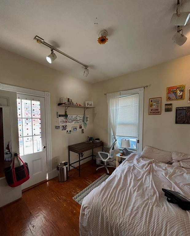 5 bed, 2 bath apartment for rent at 17 Hillside St Unit 3, Mission Hill — photo 10 of 12