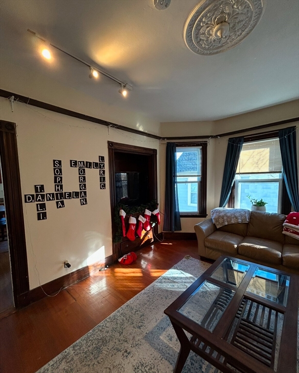 5 bed, 2 bath apartment for rent at 17 Hillside St Unit 3, Mission Hill — photo 6 of 12