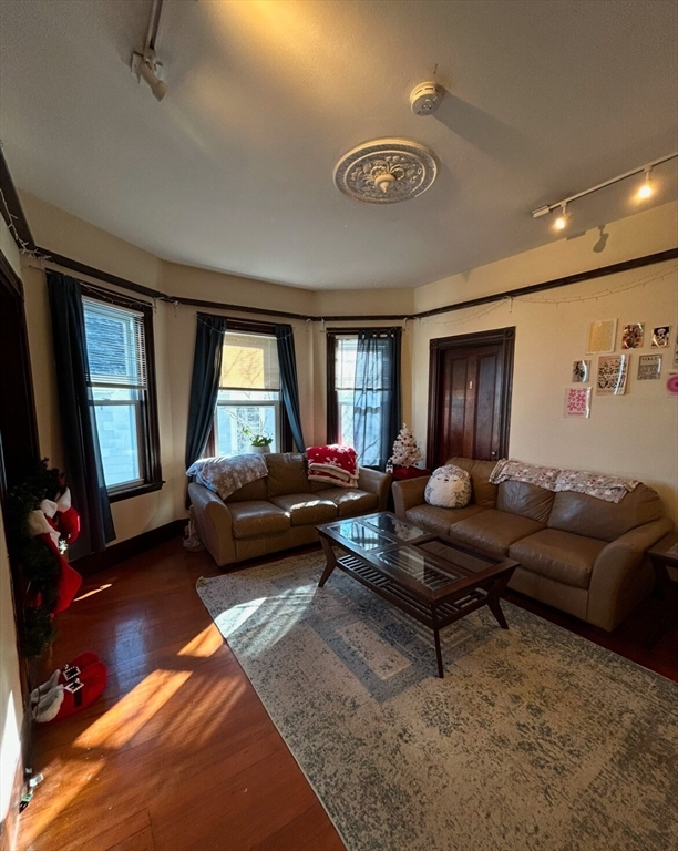 5 bed, 2 bath apartment for rent at 17 Hillside St Unit 3, Mission Hill — photo 7 of 12