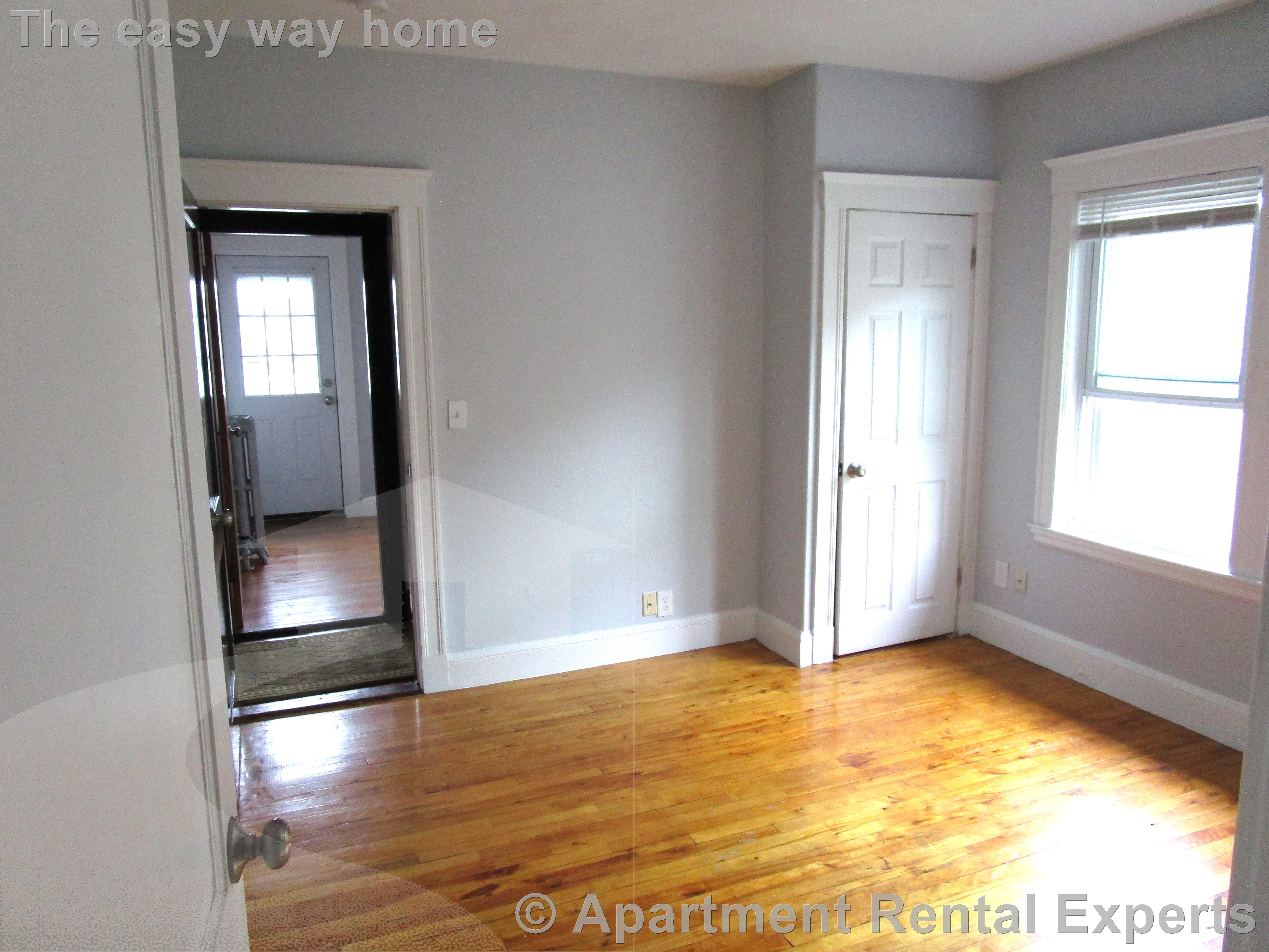 3 bed, 1 bath apartment for rent at 17 Hinsdale St, Tufts — photo 7 of 10