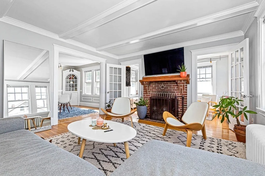 3 bed, 2 bath apartment for rent at 17 Holden Rd Unit 17, Belmont — photo 10 of 25
