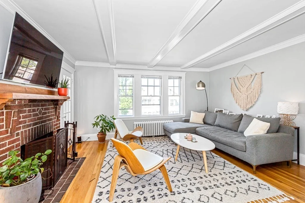 3 bed, 2 bath apartment for rent at 17 Holden Rd Unit 17, Belmont — photo 9 of 25