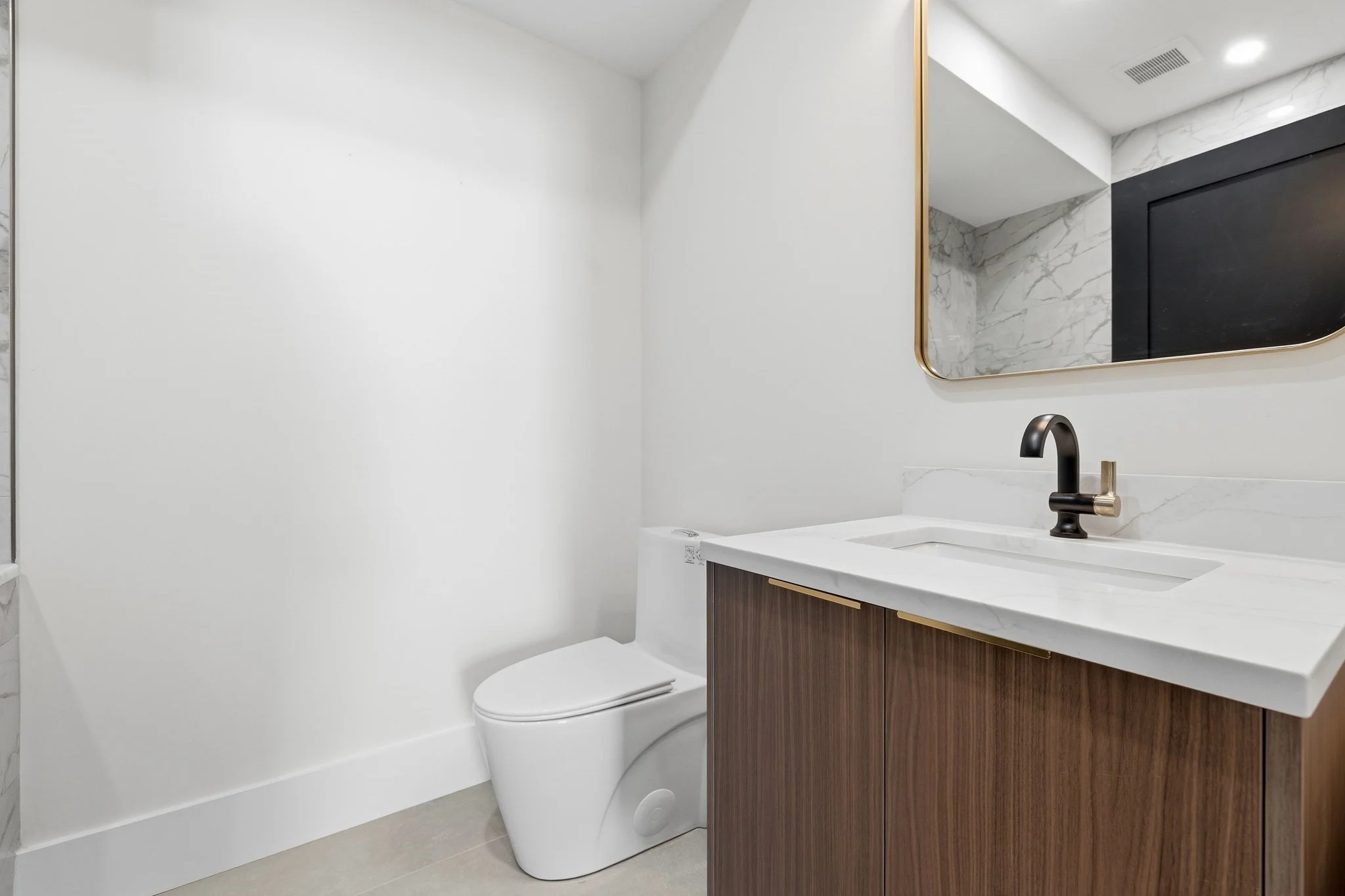 2 bed, 2 bath apartment for rent at 17 Holmes Unit 2R, North Quincy — photo 6 of 14