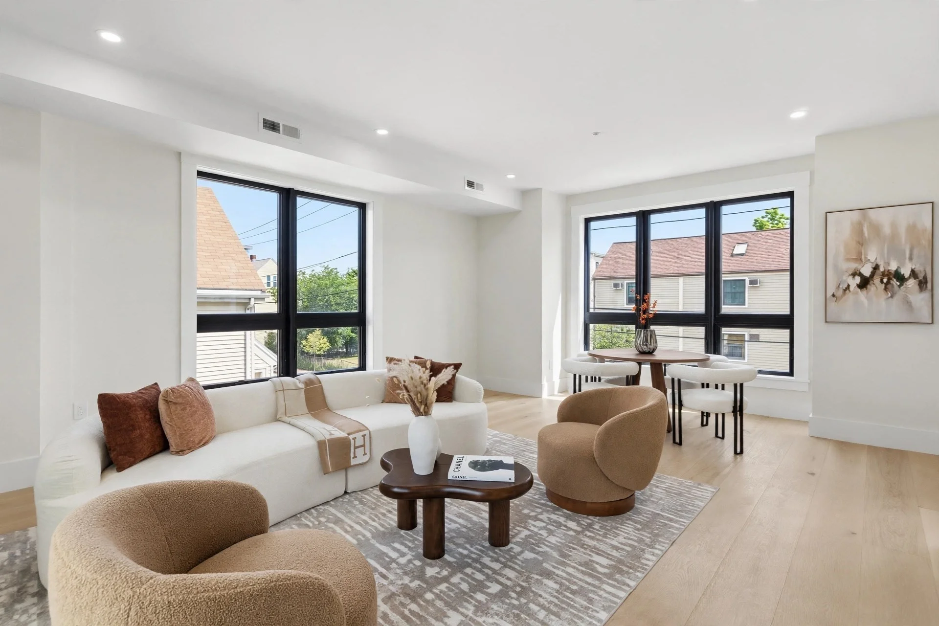 2 bed, 2 bath apartment for rent at 17 Holmes Unit 2R, North Quincy — photo 1 of 14
