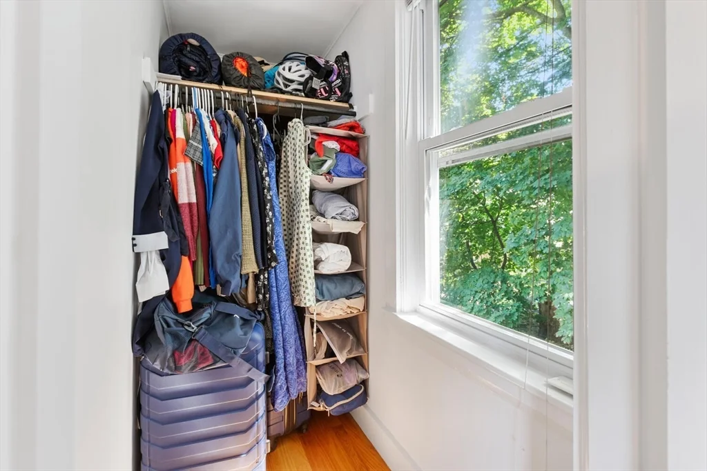 2 bed, 1 bath apartment for rent at 17 Holworthy Pl Unit 17, Strawberry Hill — photo 12 of 16