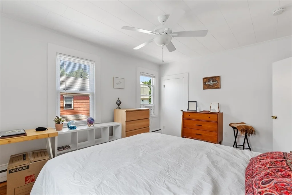 2 bed, 1 bath apartment for rent at 17 Holworthy Pl Unit 17, Strawberry Hill — photo 7 of 16
