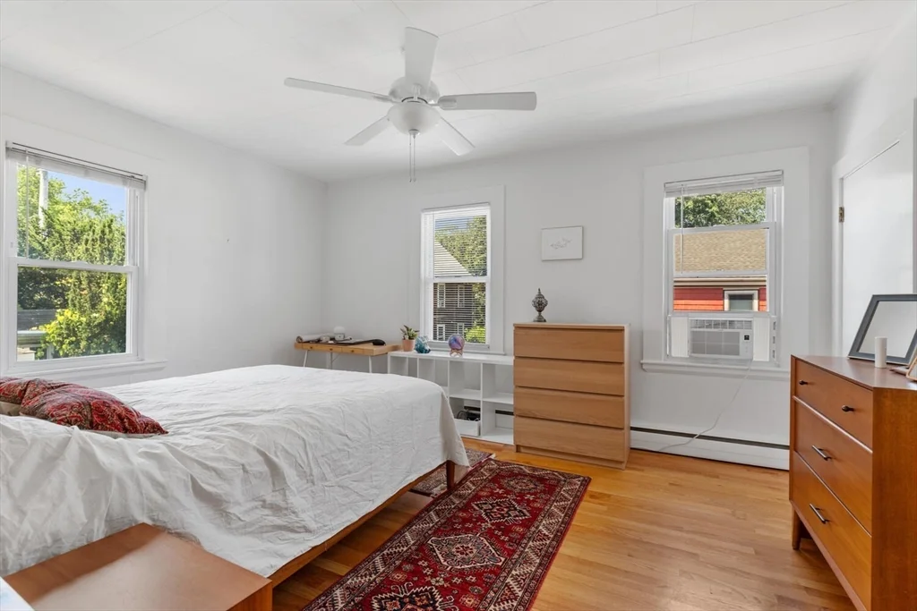 2 bed, 1 bath apartment for rent at 17 Holworthy Pl Unit 17, Strawberry Hill — photo 6 of 16