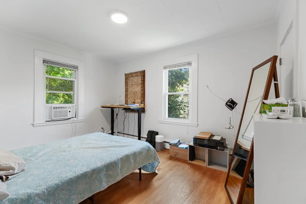 2 bed, 1 bath apartment for rent at 17 Holworthy Pl Unit 17, Strawberry Hill — photo 10 of 16