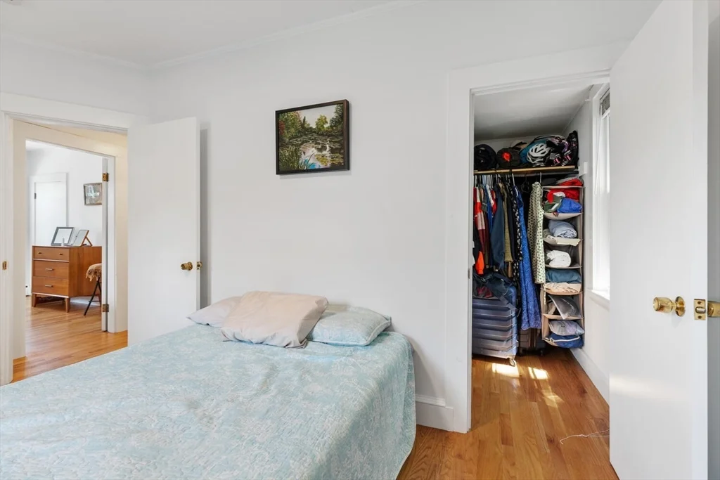 2 bed, 1 bath apartment for rent at 17 Holworthy Pl Unit 17, Strawberry Hill — photo 11 of 16