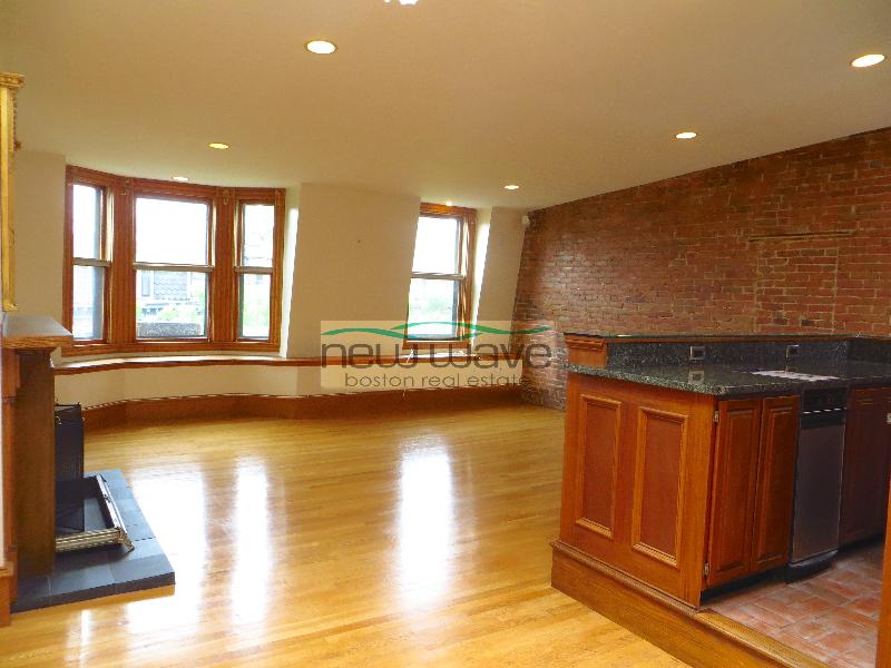 1 bed, 1 bath apartment for rent at 17 Holyoke St Unit 4, South End — photo 1 of 21